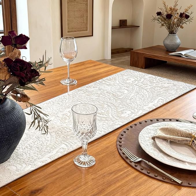 Table Runner with Jacquard Design, Waterproof Thick Table Runner - Image 3