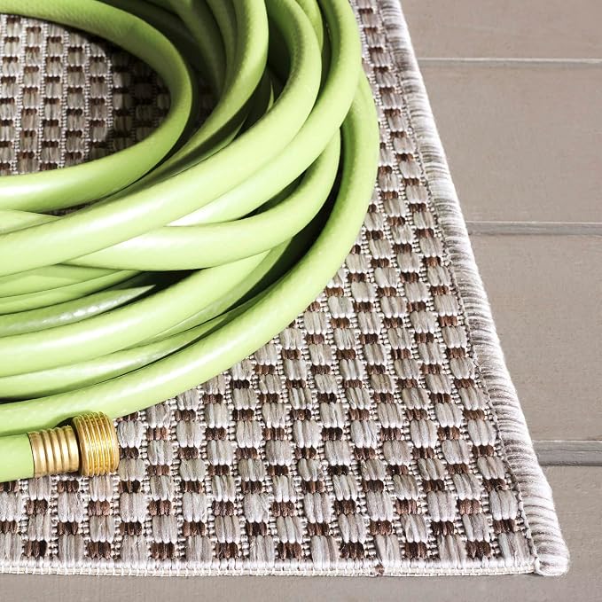 SAFAVIEH Washable Rug Outdoor Courtyard Collection - Image 4