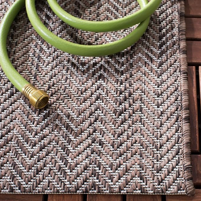 SAFAVIEH Outdoor Runner Rug 2'3"x16' - Image 3