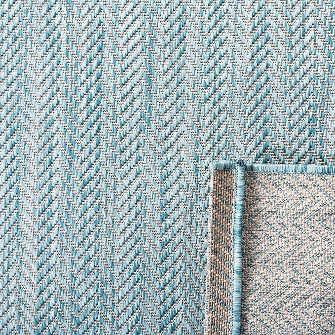 SAFAVIEH Outdoor Accent Rug 2'3"x5' - Image 4