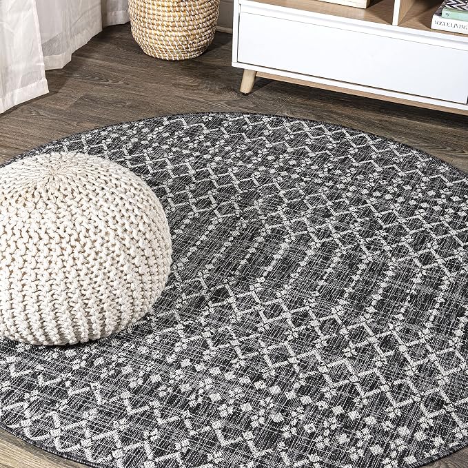 JONATHAN Y Moroccan Geometric Indoor Outdoor Round Area Rug 6 Ft Black/Gray by JONATHANY