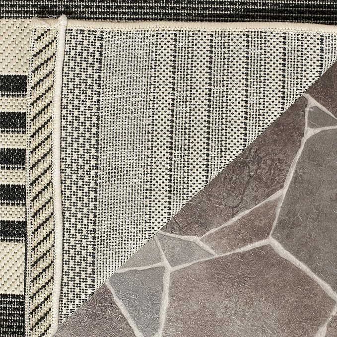 SAFAVIEH Washable Rug Outdoor Courtyard Collection - Image 4