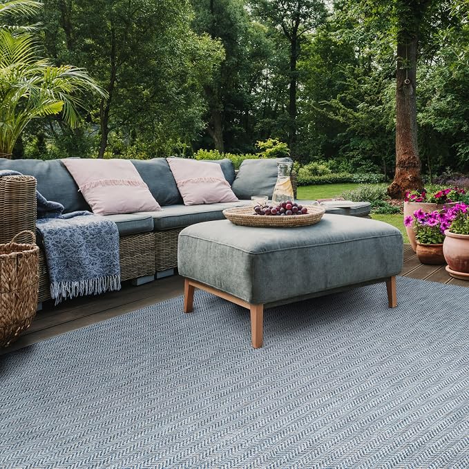 SAFAVIEH Outdoor Area Rug 10x14 - Image 6